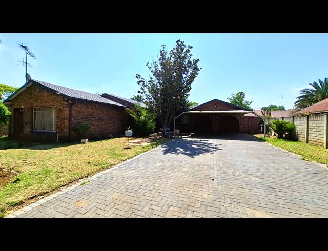 3 BEDROOM HOUSE FOR SALE IN VANDERBIJLPARK SW 2
